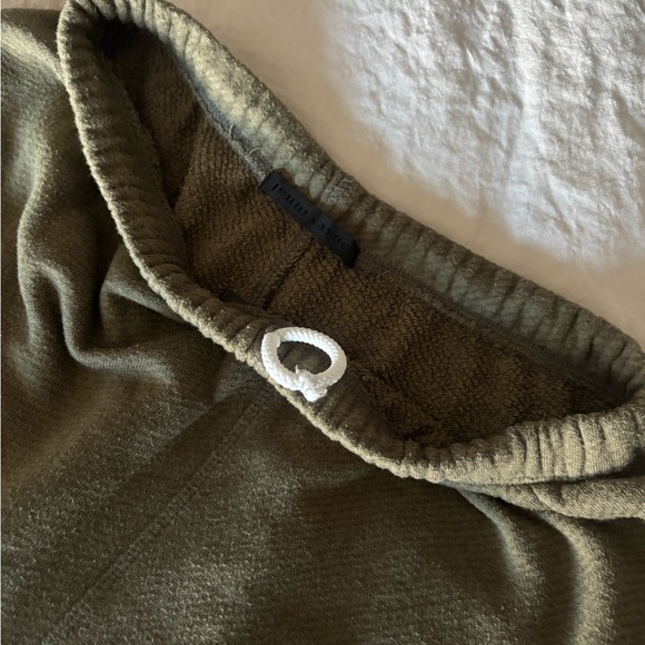 Jenni Kayne Saturday Sweatpant Olive Green - Picture 5 of 10